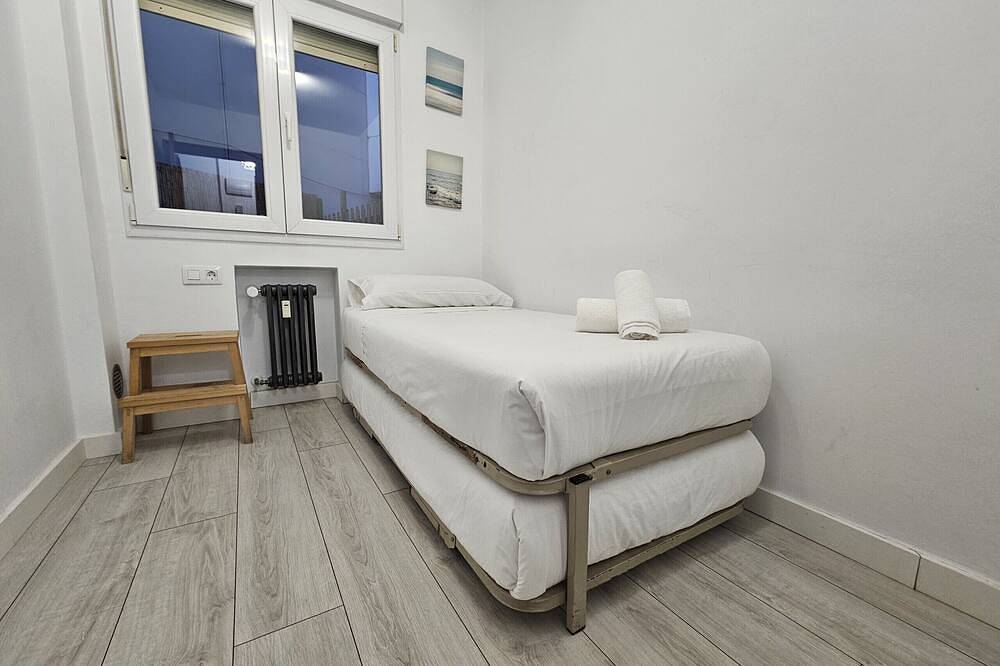 Appartamento intero, 108A Apartamento de 3 habitaciones con terraza in Distrito Centro (Gijón), Gijon