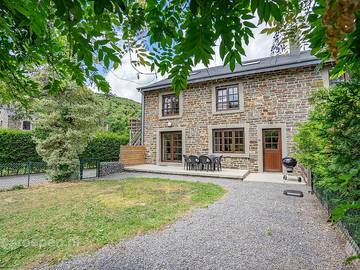 Location de vacances pour 9 personnes, avec terrasse et balcon/terrasse dans Marcourt