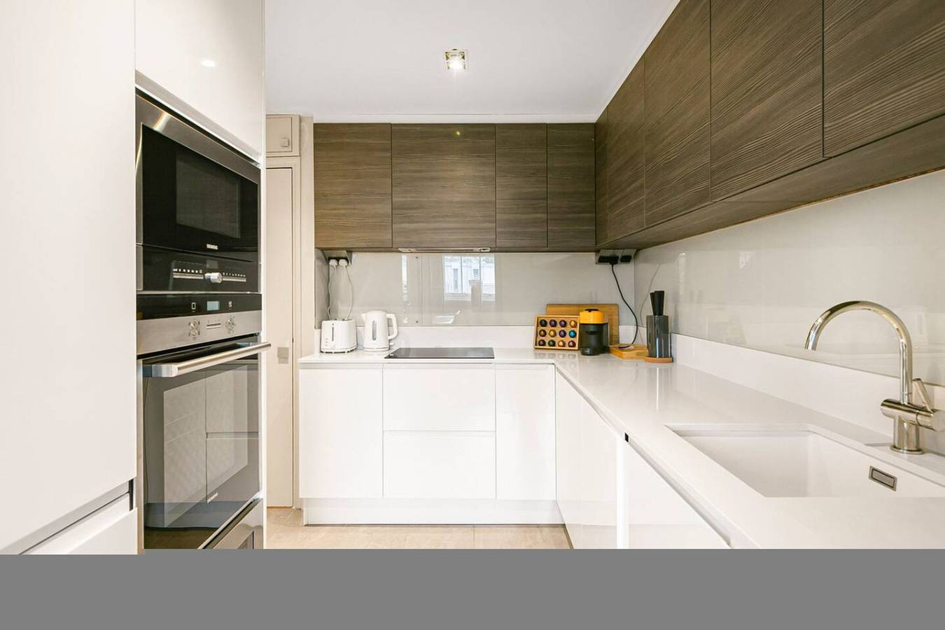 Entire apartment, Knightsbridge Home | Views Over Hyde Park in London, South East England