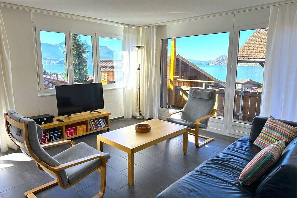 Ganze Wohnung, Swisshut Stunning Views Alps & Lake - Apart. Innerdorf in Sigriswil, Thunersee