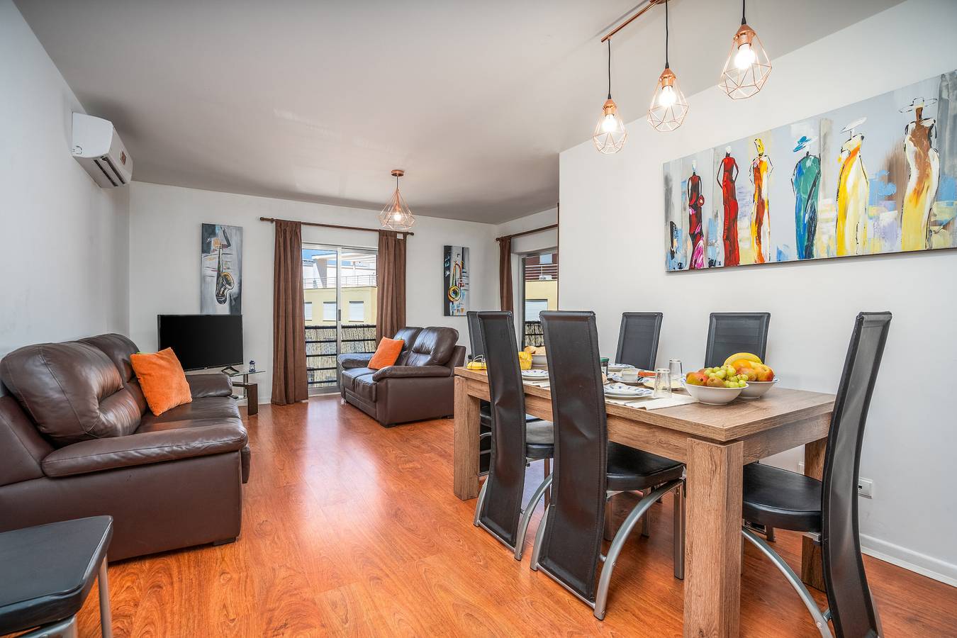 Apartamento inteiro, Apartamento 'Los Hermanos' com varanda e Wi-Fi in Praia da Rocha, Portimão