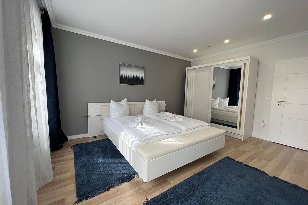 Ganze Wohnung, Dreamzzz | 130m² Designerwohnung mit 2 Bädern Gera in Gera, Ostthüringen