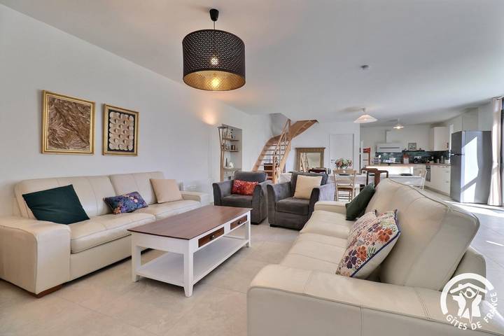 Gîte pour 8 personnes, avec terrasse à Québriac - 2