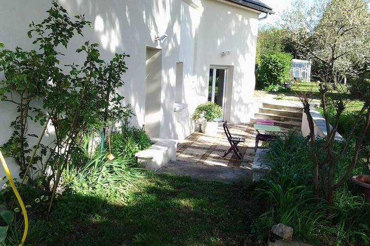 Location de vacances pour 4 personnes, avec Terrasse et Jardin à Saintes
