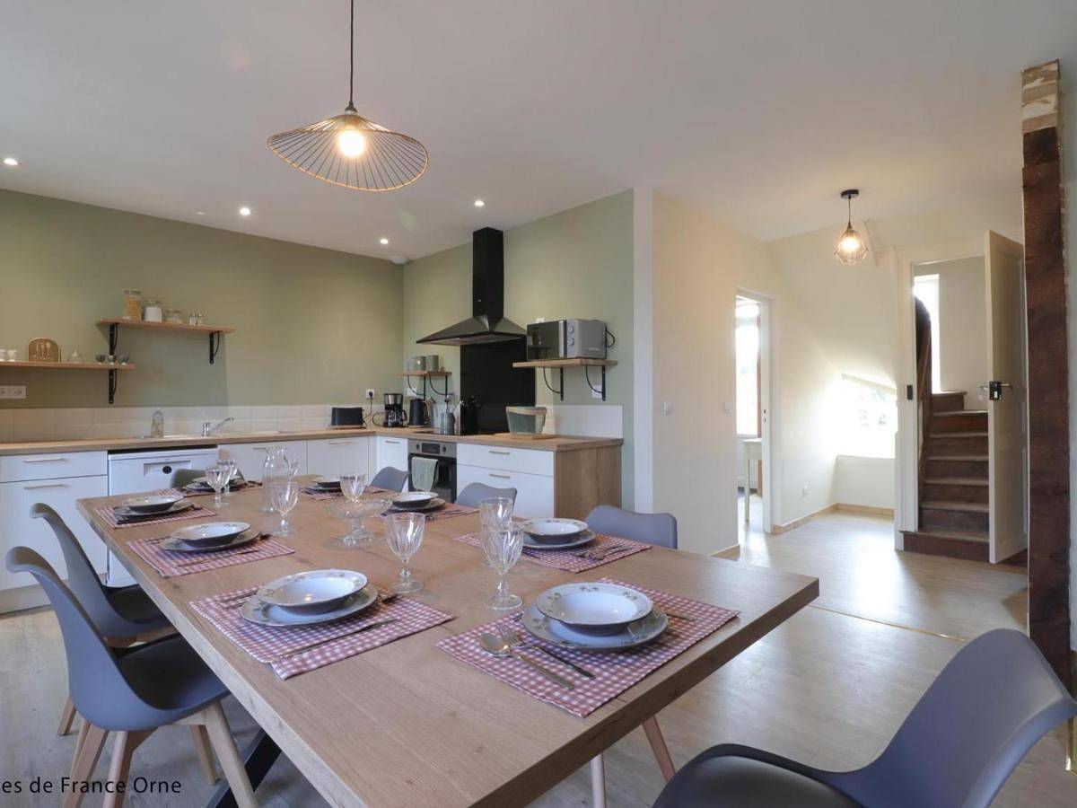 Maison familiale au cœur du village avec jardin clos et terrasse - Fr-1-497-252 in Le Mêle-sur-Sarthe, Parc naturel régional Normandie-Maine