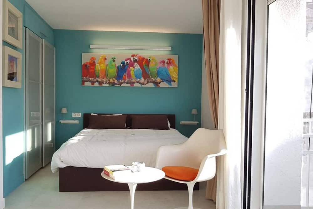 Geheel appartement, Recent : Very nice 2 rooms, village center, beach 50m in Sitges, Garraf