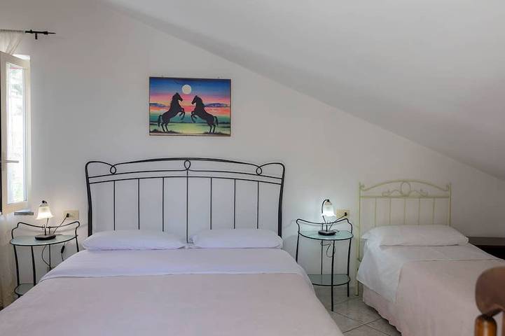 Ganze Wohnung, Grandmother's Attic with coastal views in Furore, Sorrento Coast