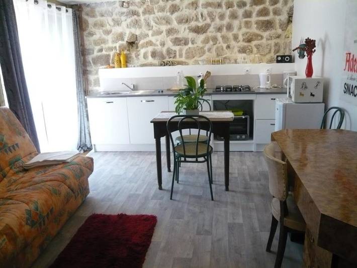 Location de vacances pour 2 personnes, avec jardin et vue à Silhac - 3