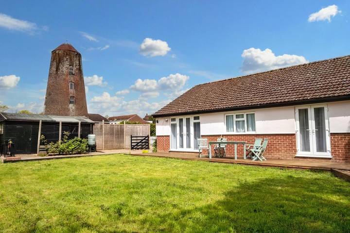 Holiday rental for 4 people, with Terrace and Garden as well as View in Potter Heigham