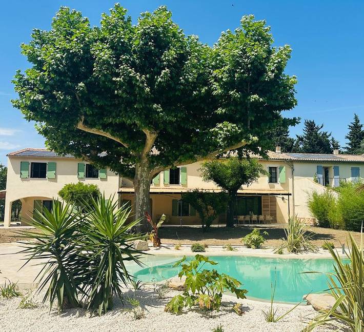 Chambre d’hôte pour 3 personnes, avec Terrasse ainsi que Jardin et Piscine