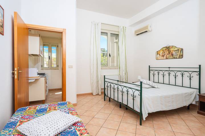 Hel lejlighed, Apartment 'Angeli Nel Salento - Casa Vacanza 2' with Private Terrace, Wi-Fi & Ac in Cocumola, Minervino di Lecce