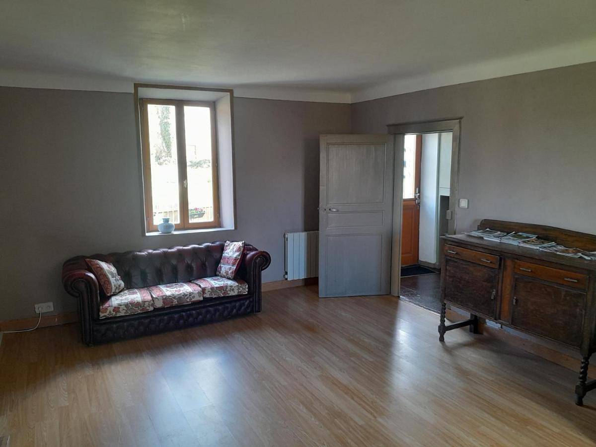 Budget Single Room in Arrènes, Région de Guéret