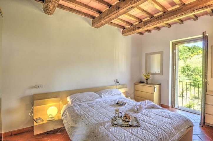 Holiday Home "Villa Nespola" with Forest View, Shared Pool & Wi-Fi in Roccalbegna, Grosseto Provinsen