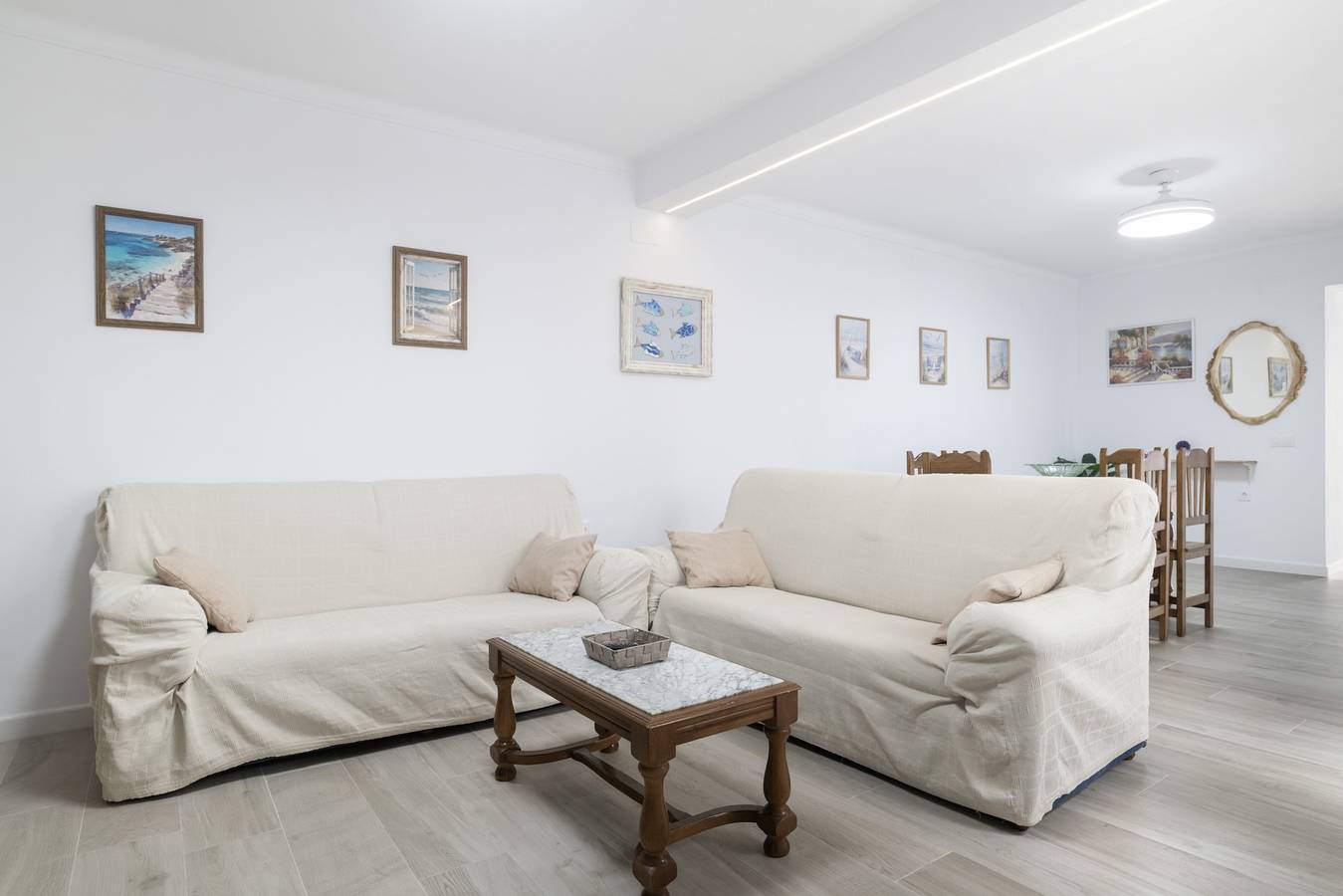 Apartamento entero, Casa Grande en el Centro de Conil, hasta 11 personas, 4 dormitorios in Conil de la Frontera, Costa de la Luz