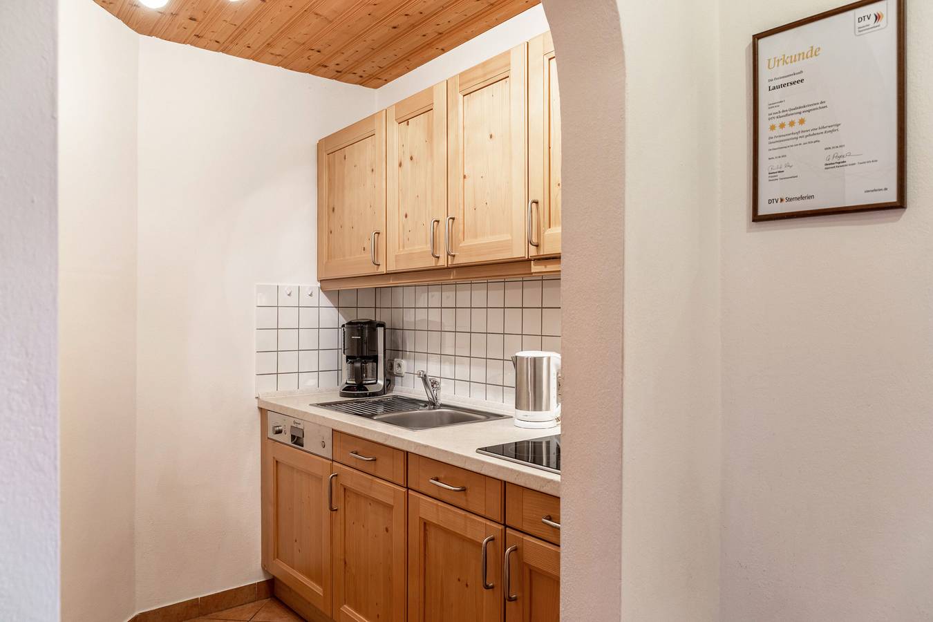 Appartement entier, Appartement de vacances 'Alpenblick Tilly - Lautersee' avec vue sur la montagne, jardin commun et Wi-Fi in Krün, Alpes bavaroises