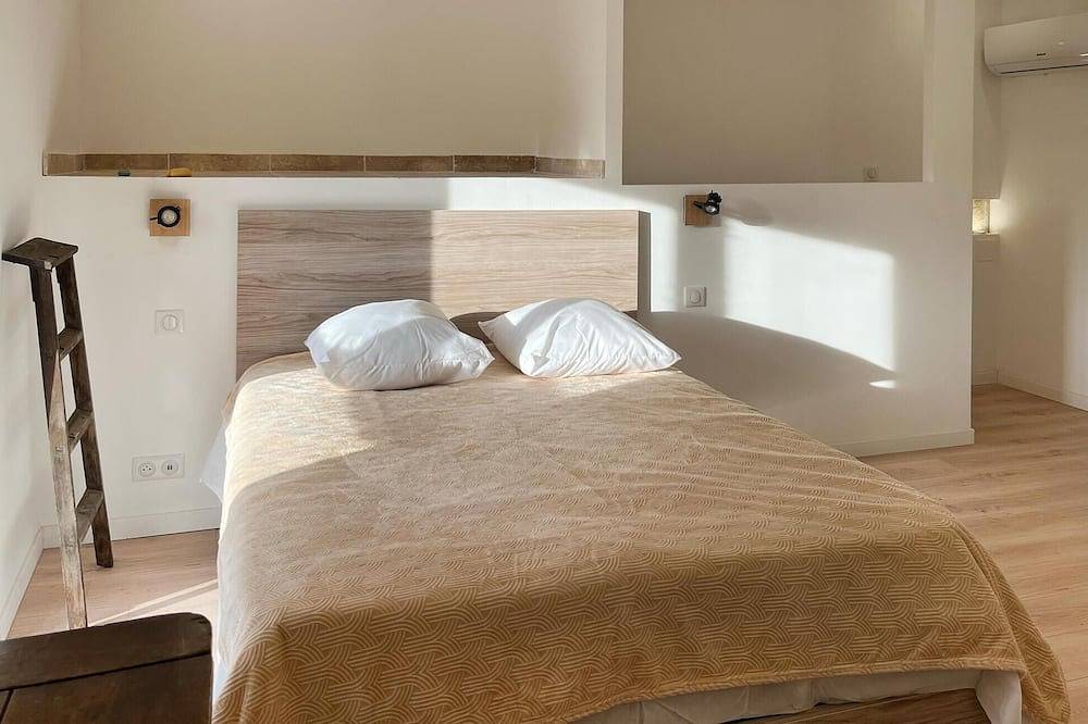 1 bedroom gorgeous home in Orgon in Orgon, Arles region