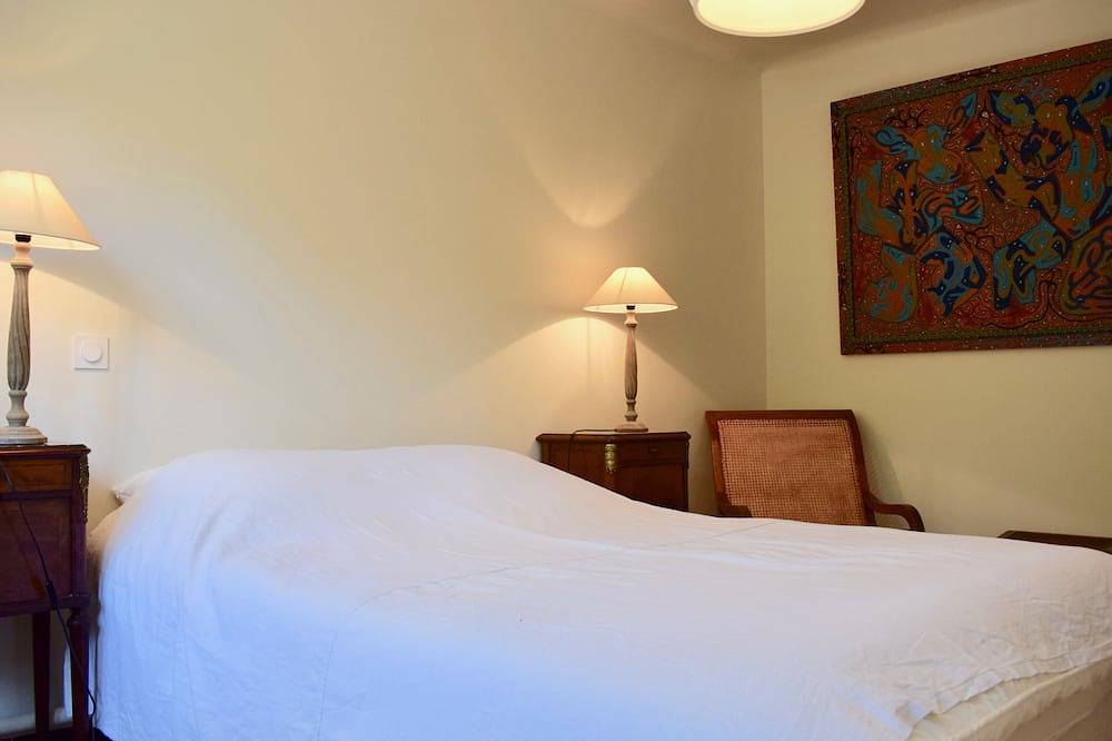#Casa en los campos, 4 dormitorios, acceso a la piscina a pie en Lourmarin in Lourmarin, Parque natural regional del Luberon