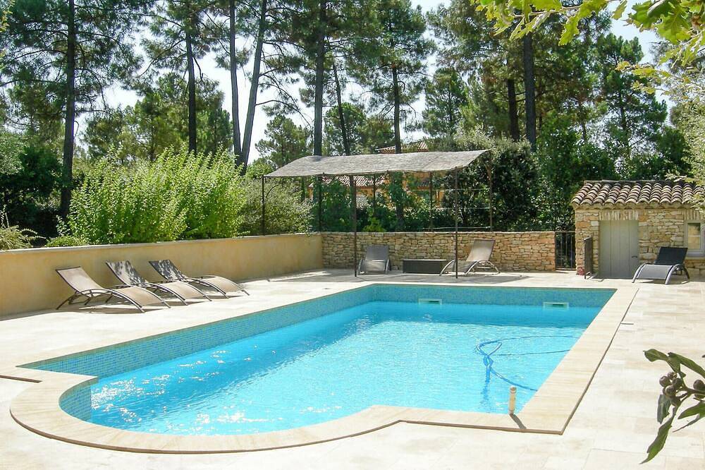 2 bedroom gorgeous home in Roussillon in Roussillon, Parc naturel régional du Luberon
