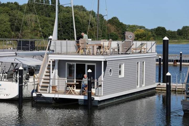 Boot für 5 Personen, mit Balkon und Terrasse sowie Ausblick in Stralsund