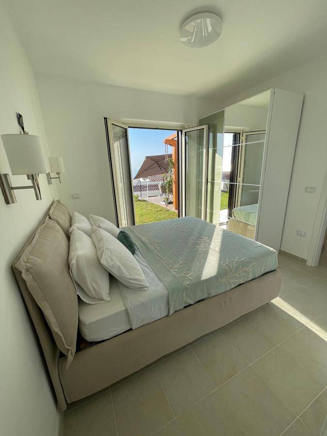 Location de vacances pour 6 personnes, avec piscine ainsi que jardin et vue, animaux acceptés à Zambrone - 4