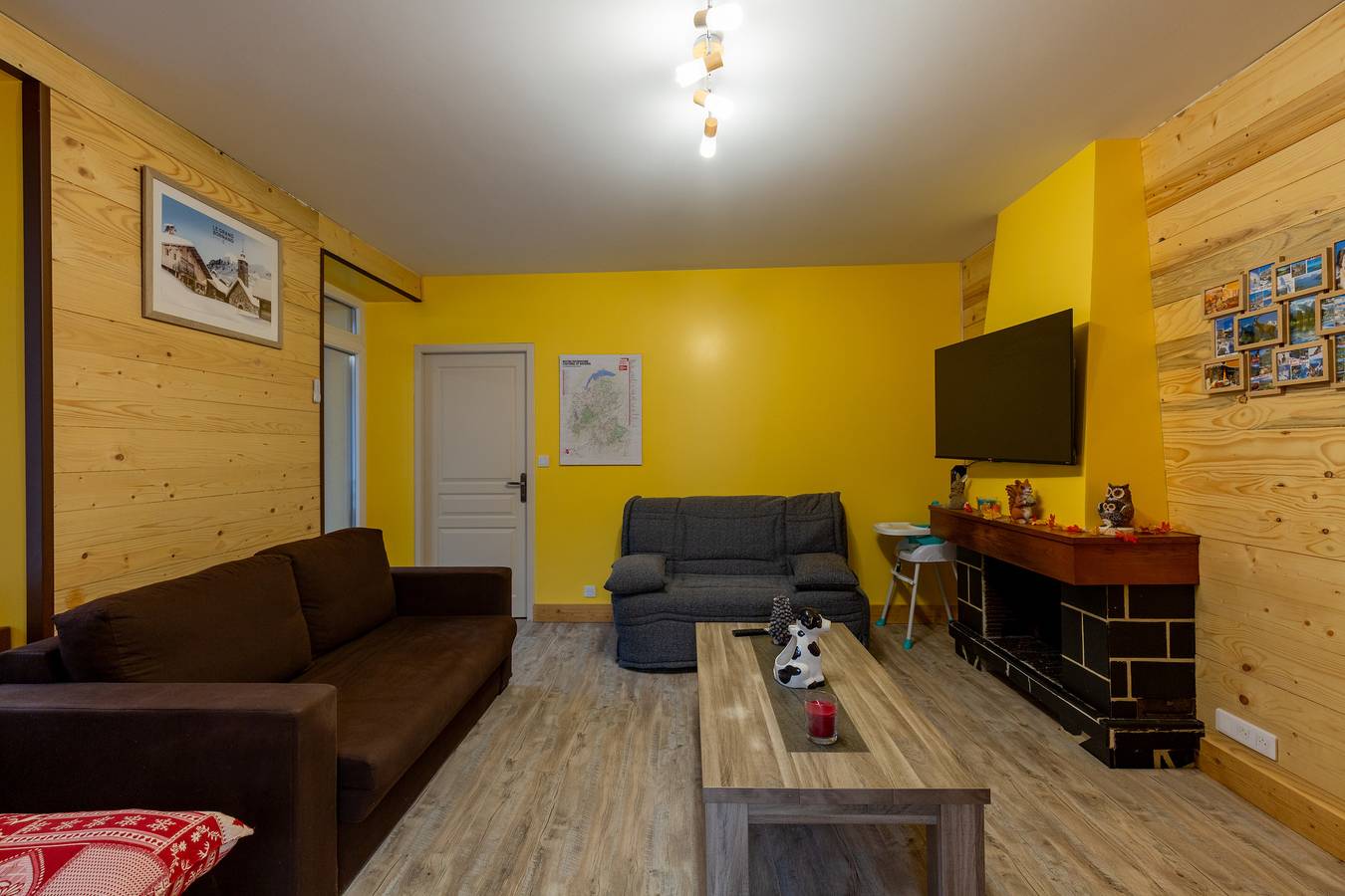 Ganze Wohnung, Appartement „Le Bouquetin“ mit Bergblick, privater Terrasse und Balkon in Glières-Val-de-Borne, Region Bonneville