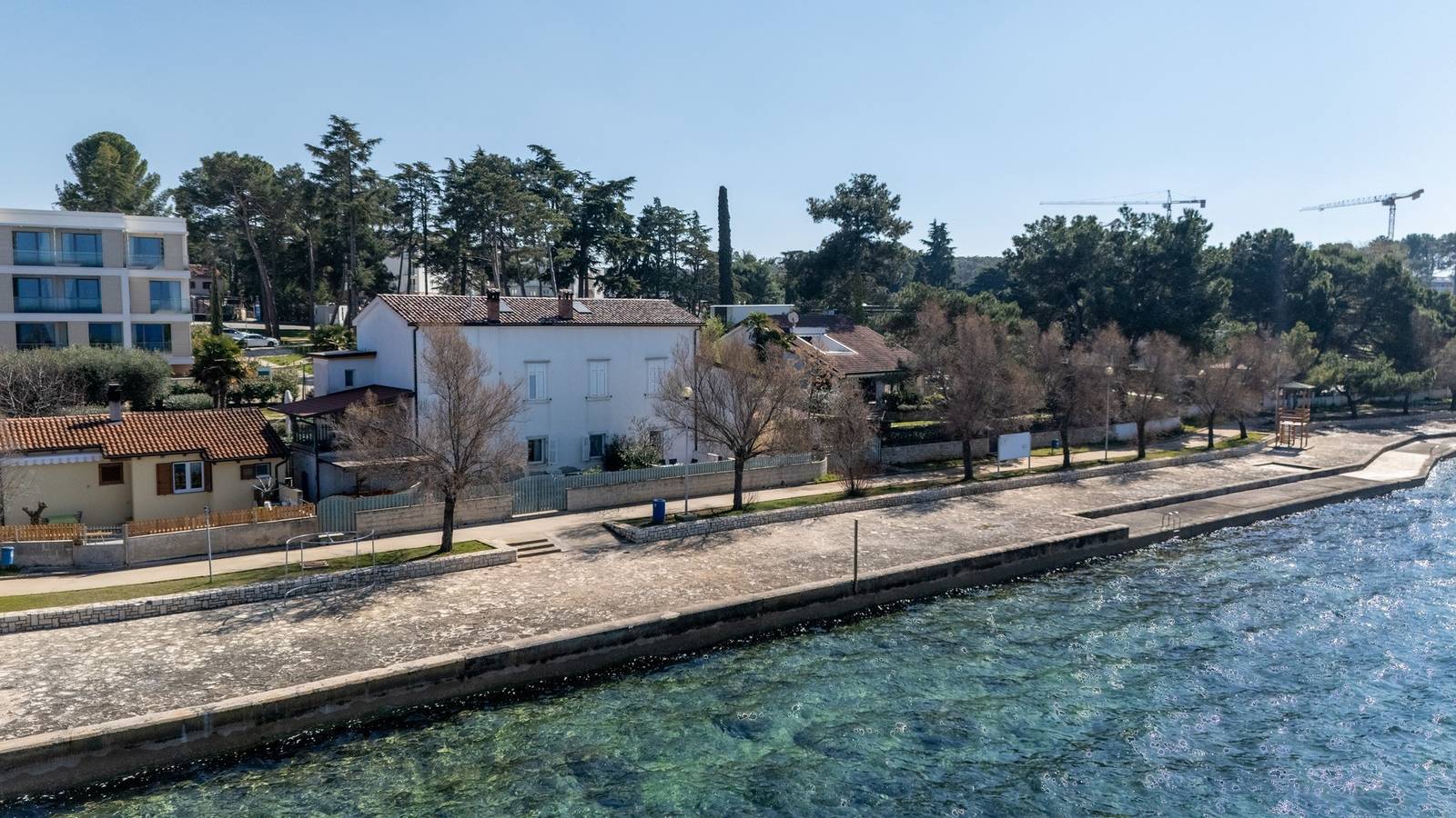 Casa Bugarin mit direktem Zugang zum Strand, in erster Reihe zum Meer in Poreč, Grad Poreč