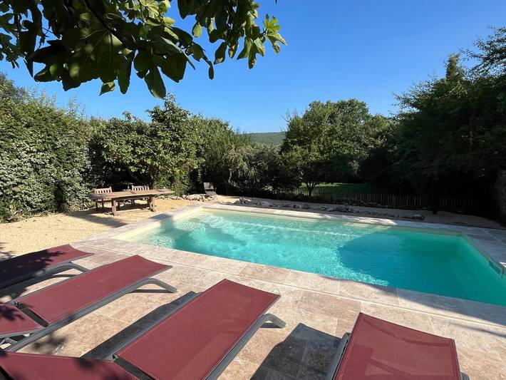 Location de vacances pour 7 personnes, avec vue ainsi que piscine et jardin à Labastide-de-Virac - 2