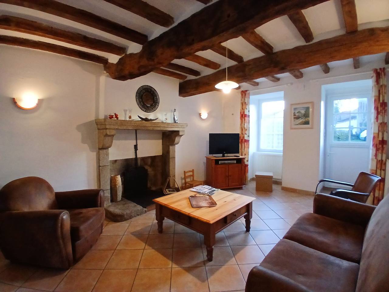 Charmante maison ancienne rénovée avec jardin privé, 5 couchages in La Gaubretière, Vallée de la Loire