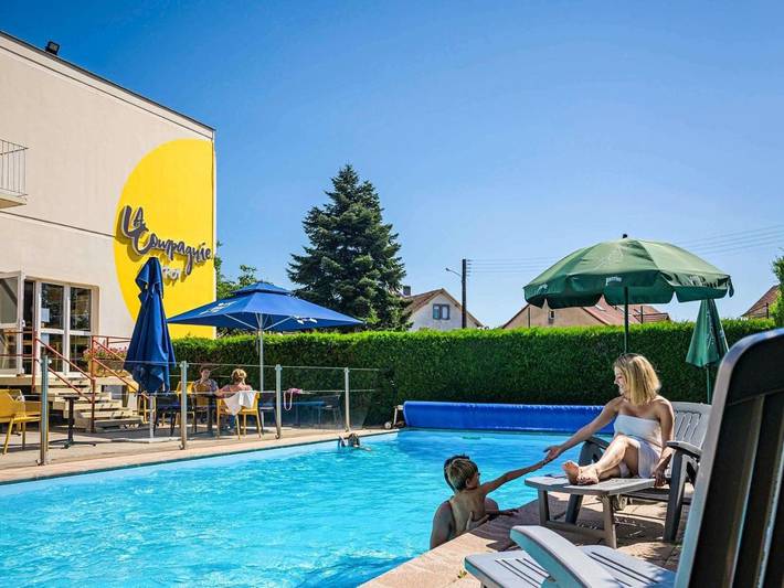 Hôtel pour 3 personnes, avec piscine et jardin, animaux acceptés