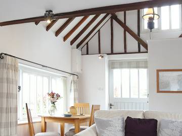 Log Cabin for 2 People in High Weald, Sussex, Photo 2