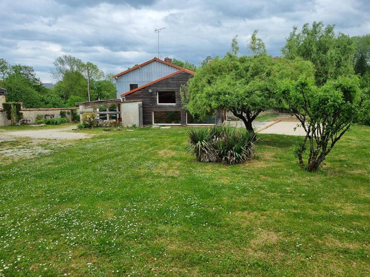 Four-Bedroom House in Dienville, Parc naturel régional de la Forêt d'Orient