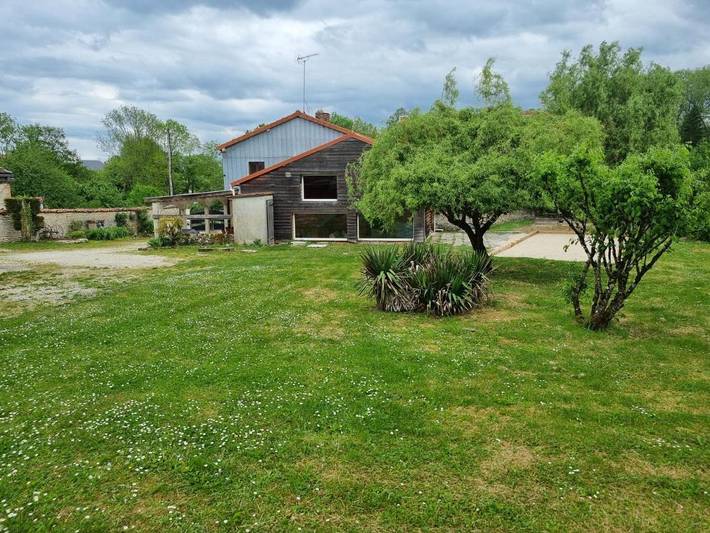 Location de vacances pour 10 personnes, avec terrasse et jardin, animaux acceptés dans Lac d'Amance - 3