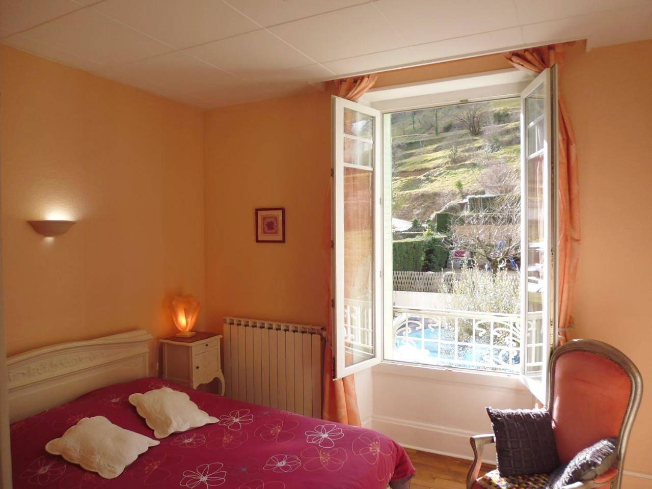 Double Room in Saint-Sauveur-de-Montagut, Parc naturel régional des Monts d'Ardèche