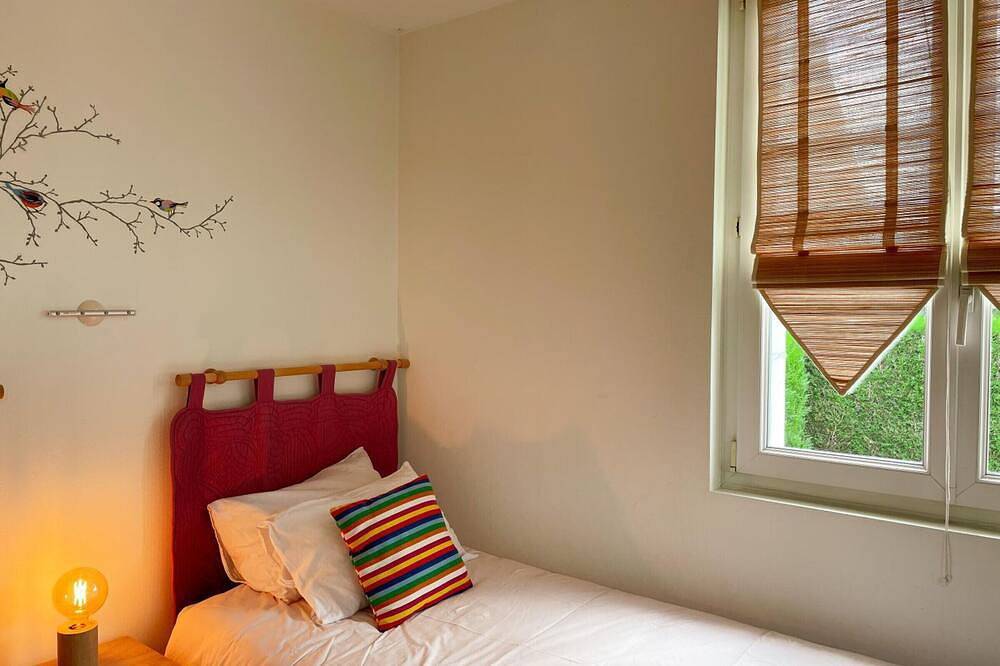 House with enclosed garden, pets allowed, near Loire Castles in Saint-Gervais-la-Forêt, Blois region