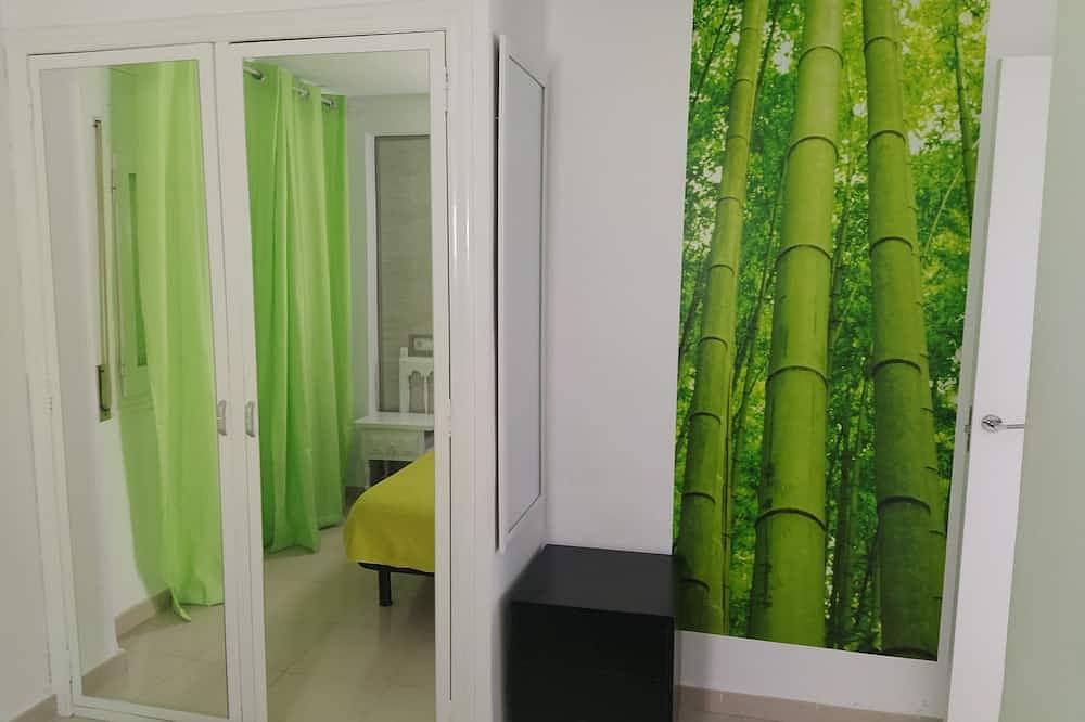 Apartamento entero, Apartamento en primera linea de mar 2 dormitorios+Wifi+2 Plazas Parking+Terraza in Costa Dorada