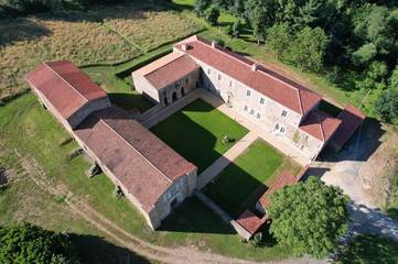 Gîte pour 10 personnes, avec jardin et vue à Bournezeau
