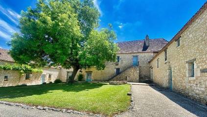 Cottage pour 4 personnes, avec vue ainsi que jardin et piscine à Conne-de-Labarde