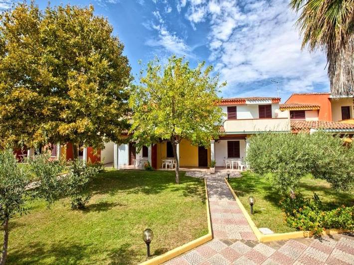 Appartamento per 4 persone, con Terrazza e Piscina a Porto Ottiolu