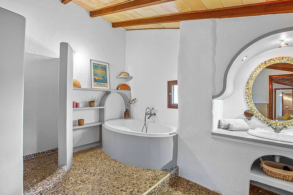 5* wellness chalet near Palma de Mallorca in Santa Maria del Cami, Majorque l'intérieur des terres