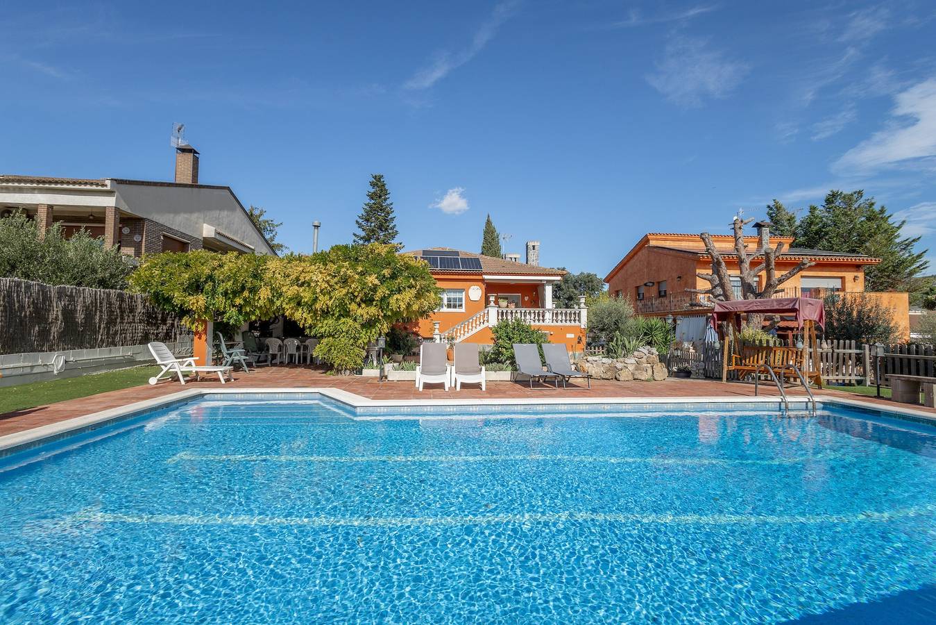 Casa Vacacional 'Ca La Iaia' con Vistas a la Montaña, Piscina Privada y Wi-Fi in Olérdola, Interior de Barcelona