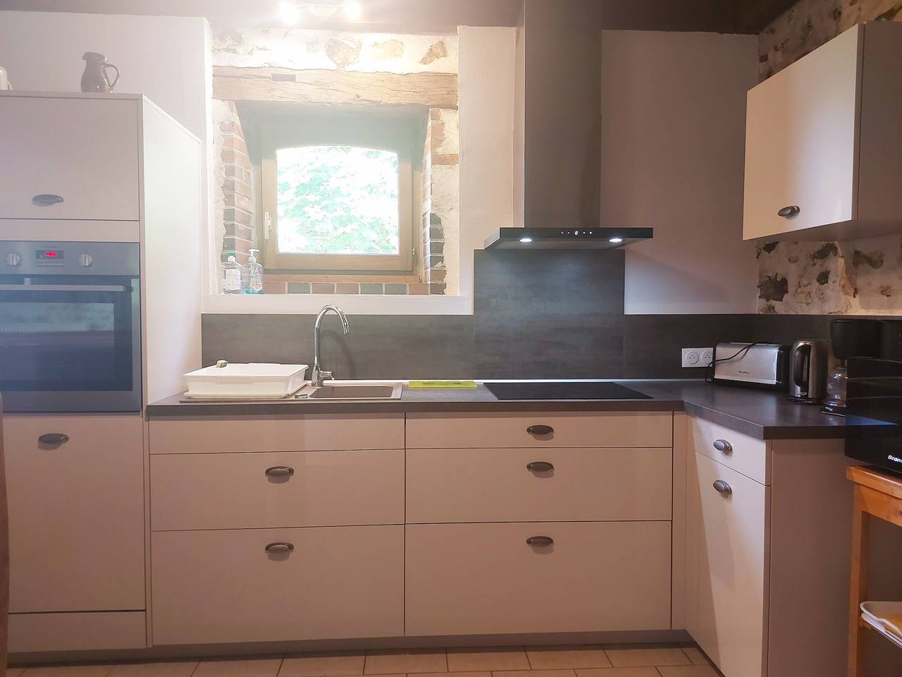 Casa rural acogedora con jardín, chimenea y Wifi en Châteaudun in Châteaudun, Región de Châteaudun