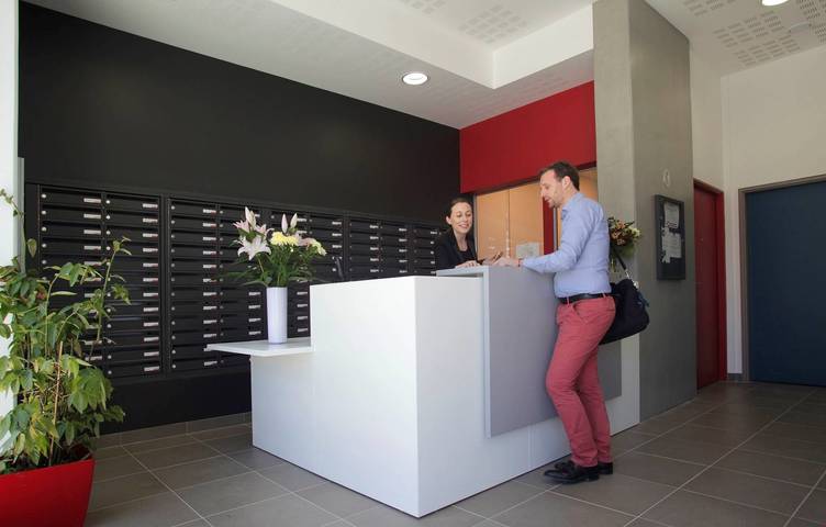Résidence Paris Rueil Chambre double in Rueil-Malmaison, Altos del Sena