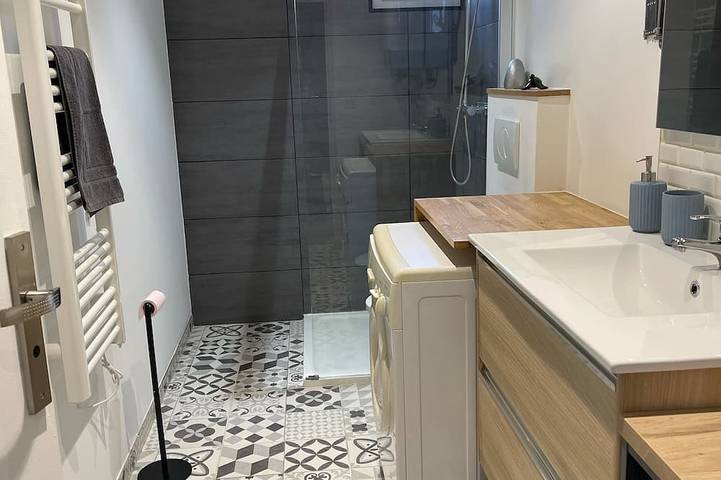 Entire apartment, F1 50 m2 bright, quiet and comfortable in Cran-Gevrier, Annecy (commune)