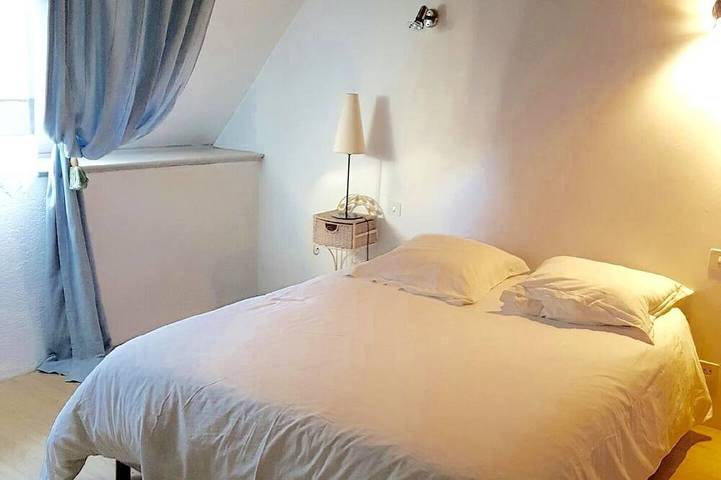 Location de vacances pour 8 personnes, avec jardin et terrasse, animaux acceptés à Saint-Amand-de-Coly - 4