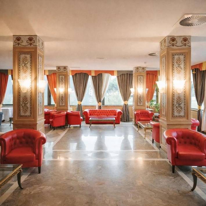 Appartamento per 4 persone, con Balcone e Terrazza nonché Giardino e Piscina a Montesilvano