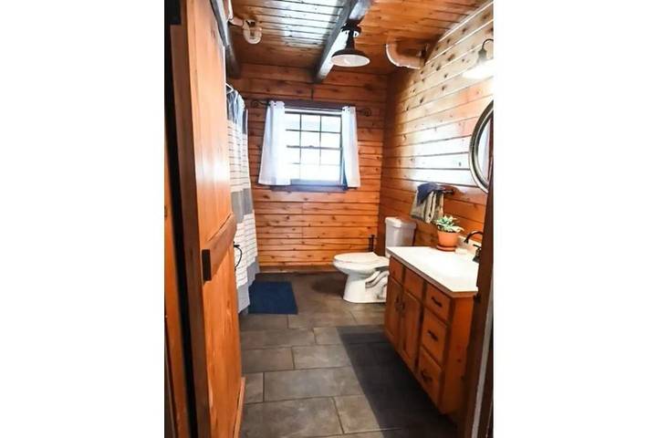 Log cabin for 10 people, with garden, with pets in Vermont