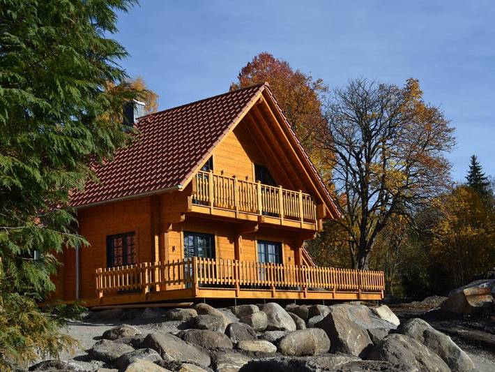 Luxus-Ferienhaus für 8 Personen, mit Balkon und Whirlpool sowie Terrasse und Garten in Schierke