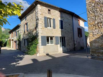Gîte pour 6 personnes, avec jardin, animaux acceptés dans Forêt de Saoû