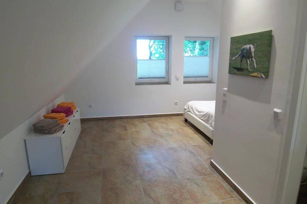Ganze Wohnung, Fewo mit 8000 qm Hundeauslauf, in Haus auf dem Land, obere Etage, 45qm in Geestland, Cuxland