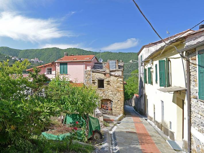 Ferienhaus für 7 Personen, mit Terrasse und Garten sowie Ausblick und Pool, kinderfreundlich in Ligurien - 2